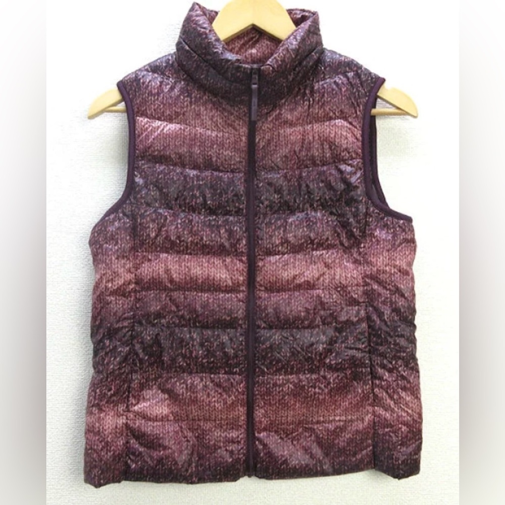 UNIQLO Ultra Light Down Vest Sweater-Print Pattern Packable Puffer Vest — Large